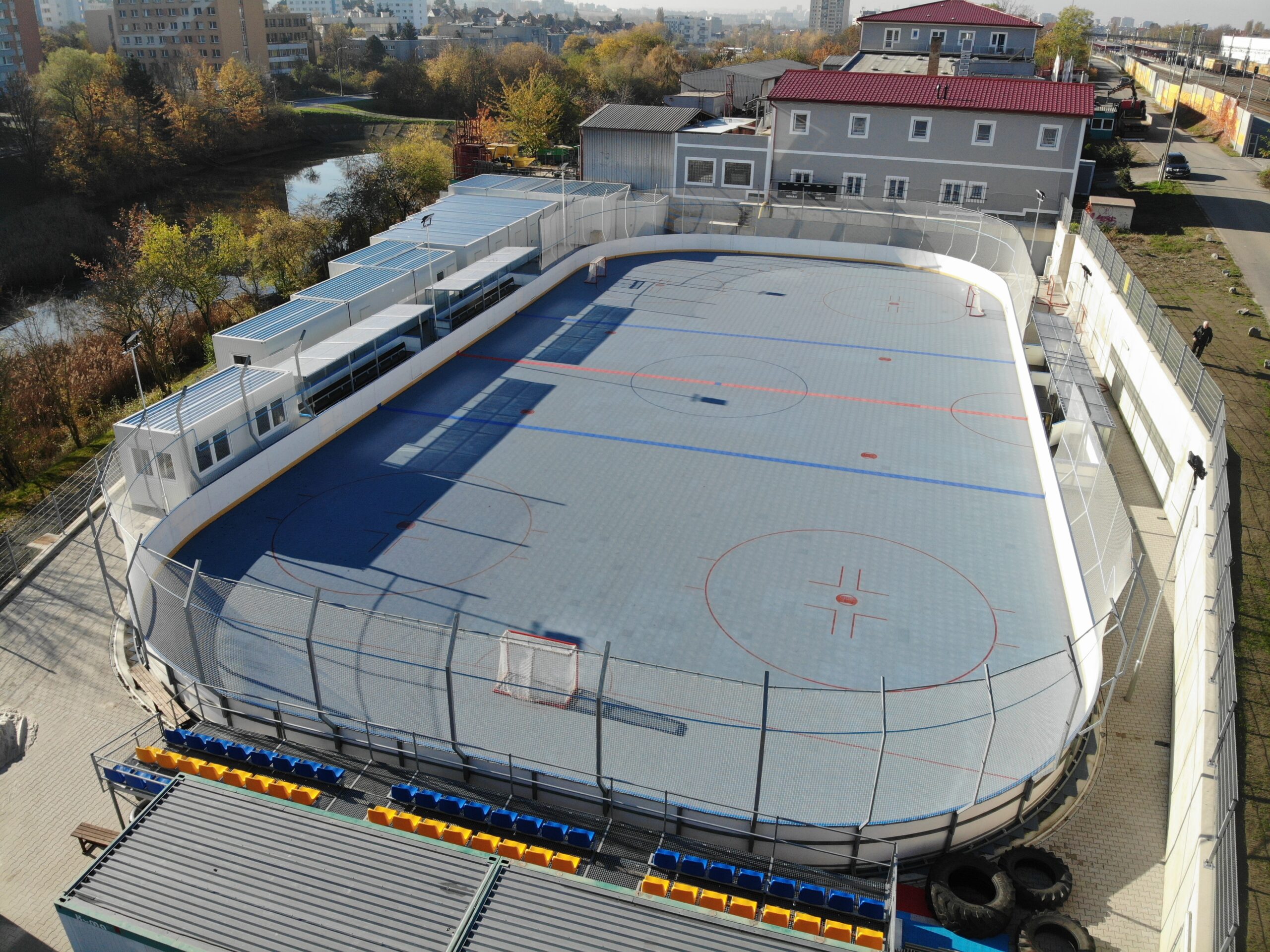 Aréna Hostivař – hokejbalové hřiště se zázemím